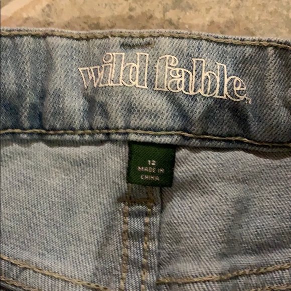 Distressed Light Wash Mom Jeans - Picture 2 of 3